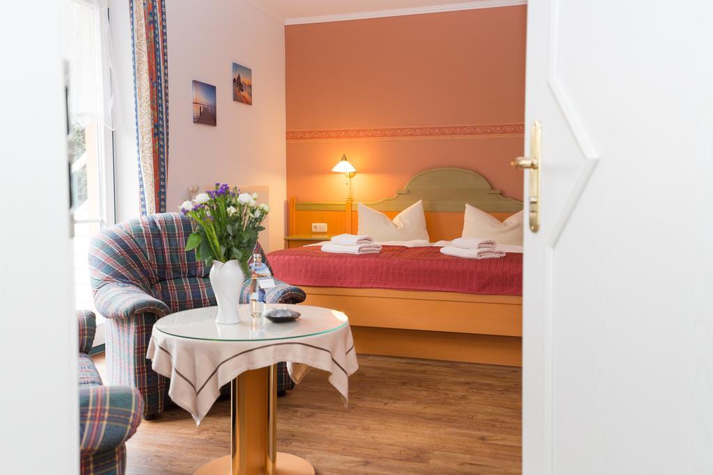 Hotel Garni Am Deich Zingst Camera foto